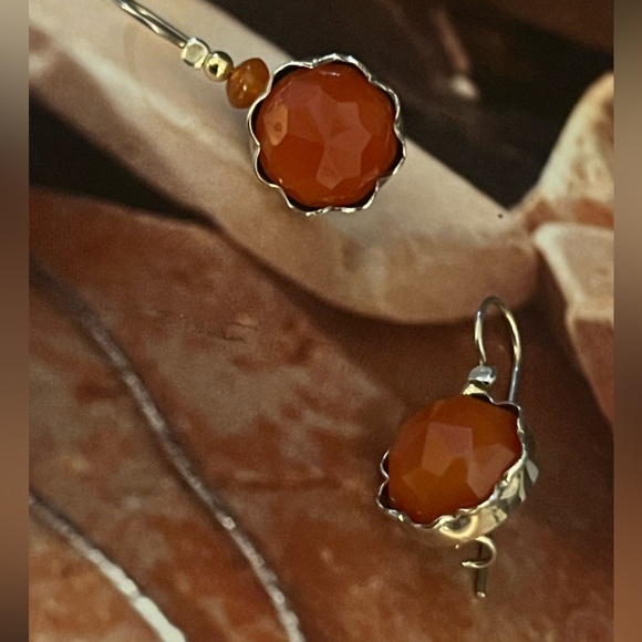 Silpada Sterling Silver and Carnelian
Earrings. - Picture 7 of 8